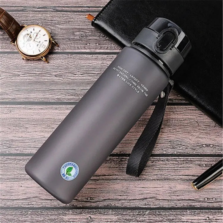 Garrafa de água esportiva alta qualidade [BPA Livre] 560ml